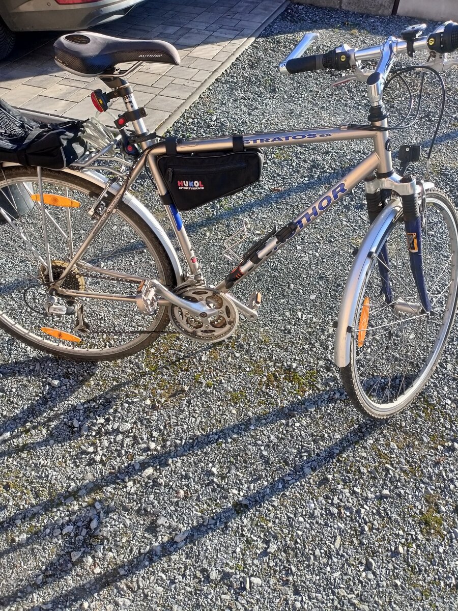 Trekové kolo Author