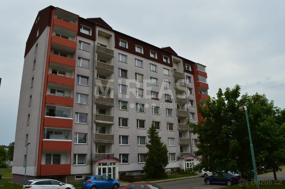 Milovice, pronájem bytu 3+1 s lodžií, 65 m2, okr. Nymburk.