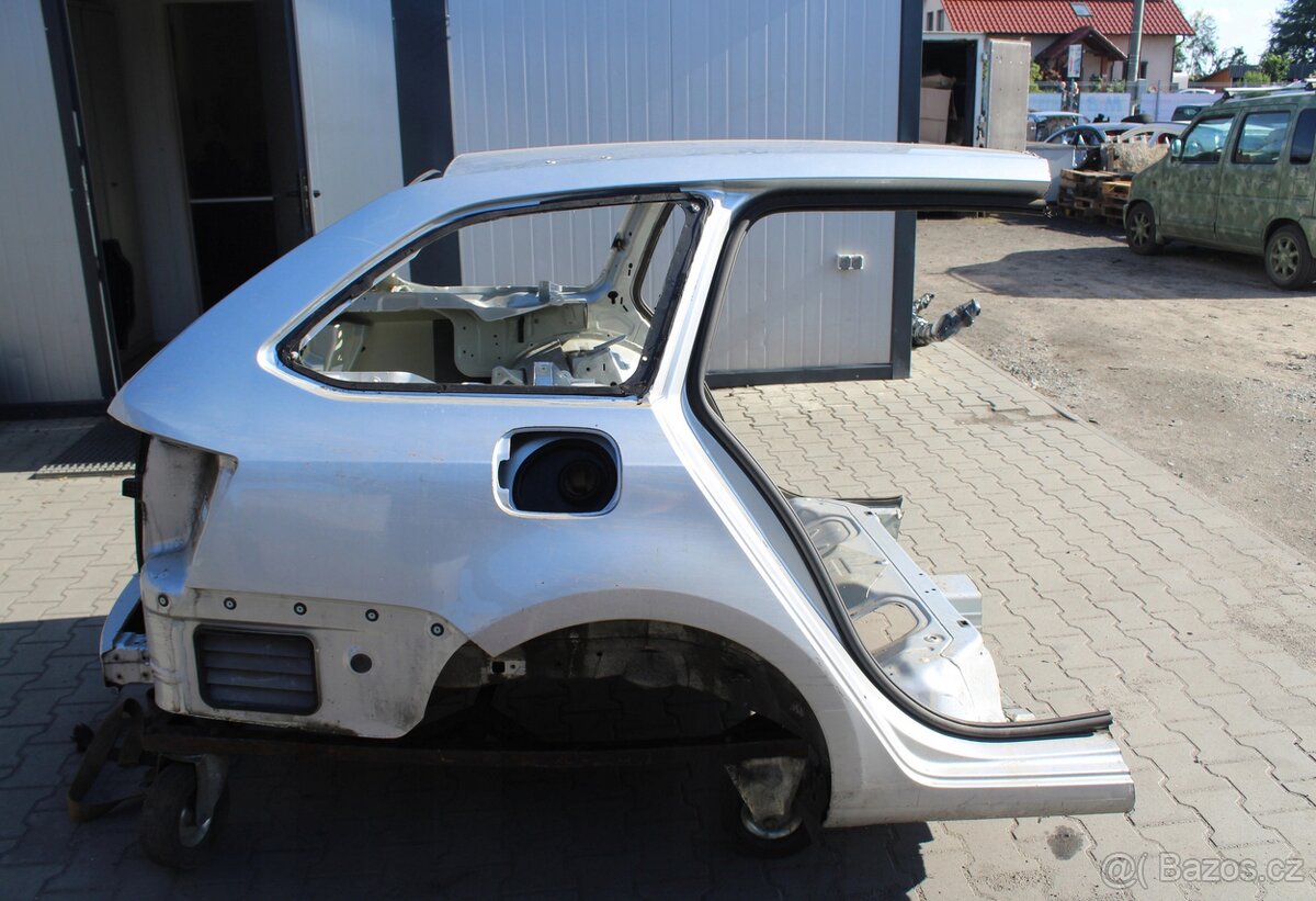 Škoda Octavia III zadní část karoserie LA7W