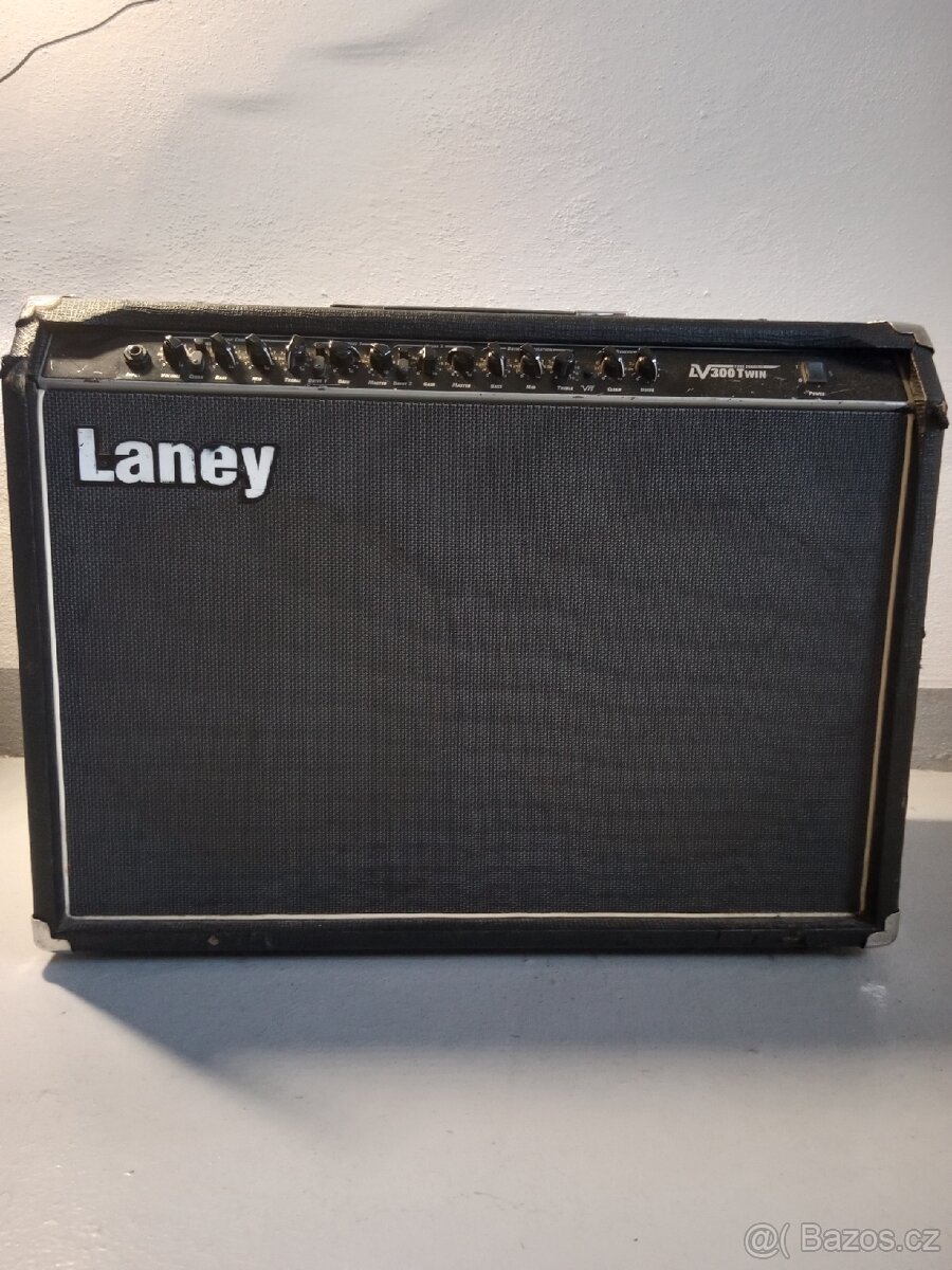 SLEVA - Pololampove Kytarové kombo Laney LV 300 twin