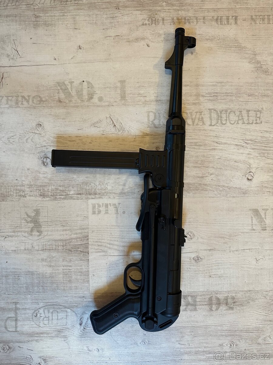 AGM MP40