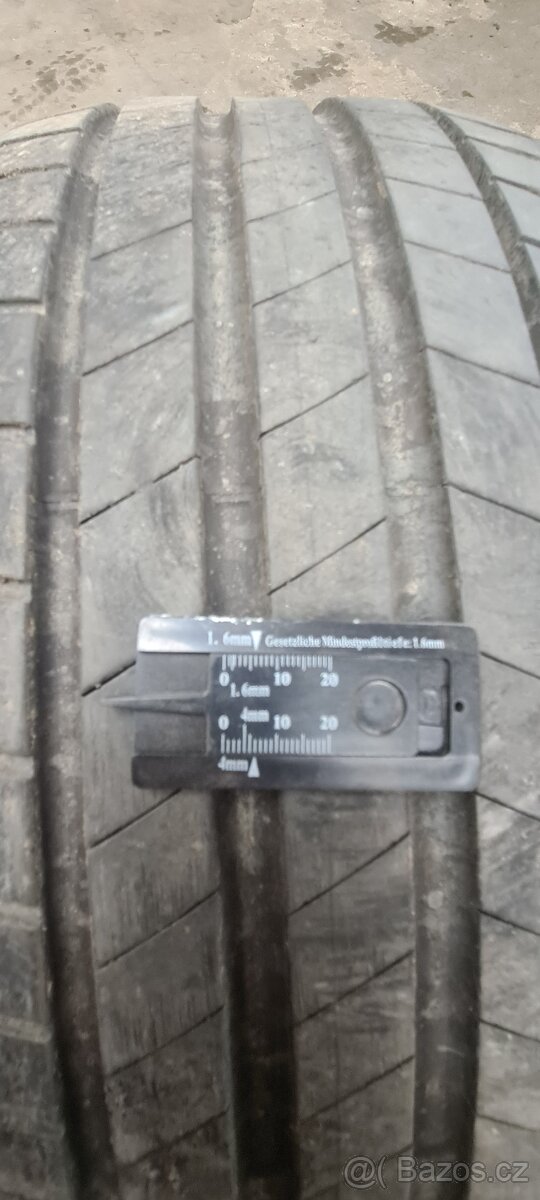 Bridgestone 245/45 R19