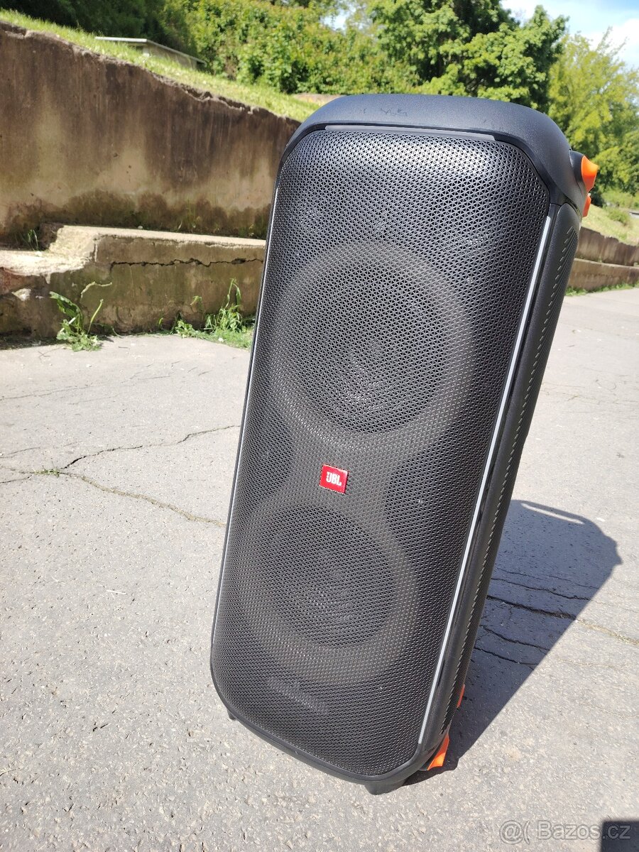 JBL 710