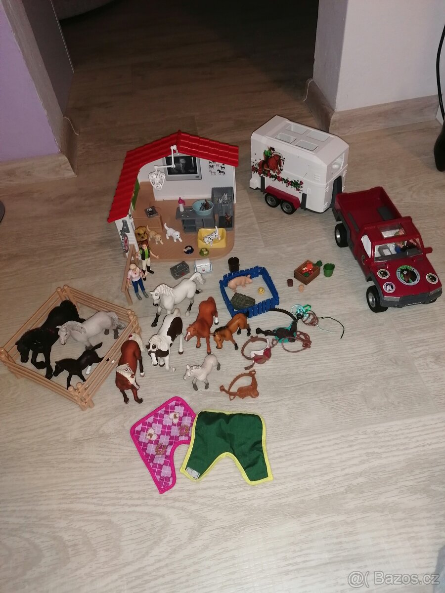 Schleich veterinární klinika + auto