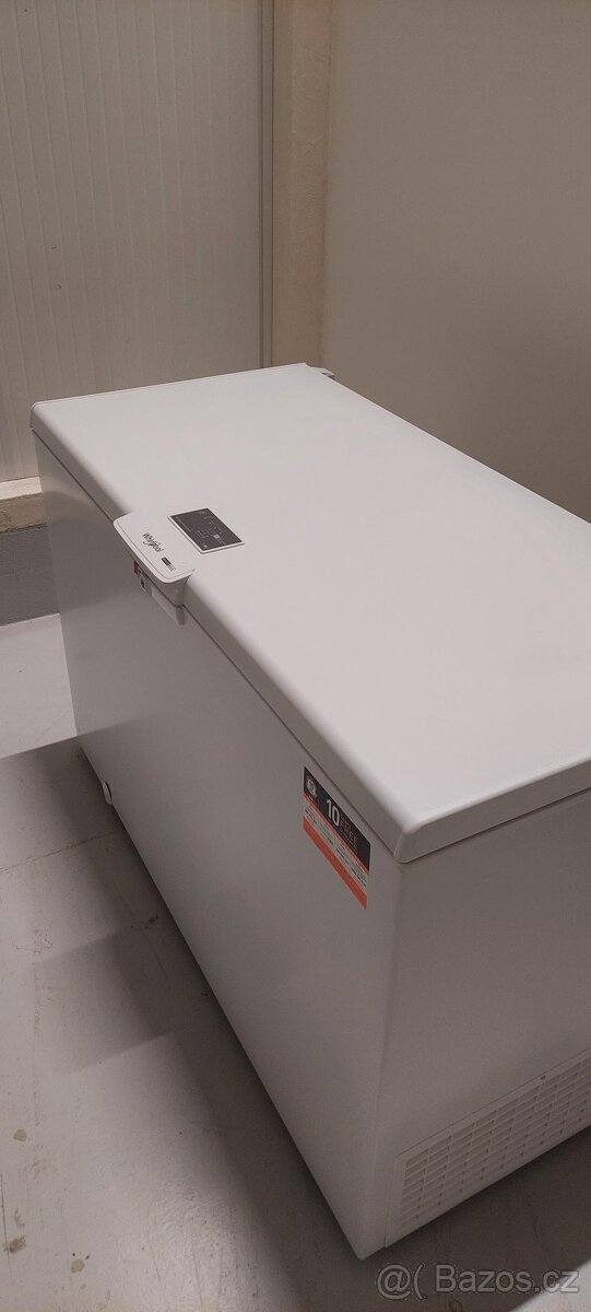 Pultový mrazák Whirlpool