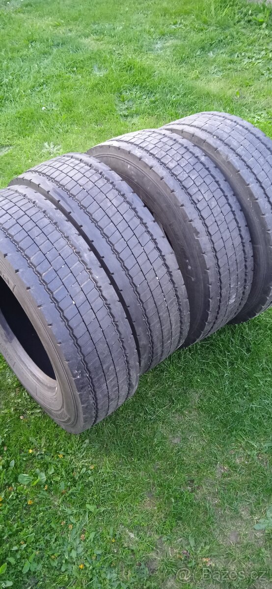 215/75R17.5 215/75/17.5 215/75r17.5