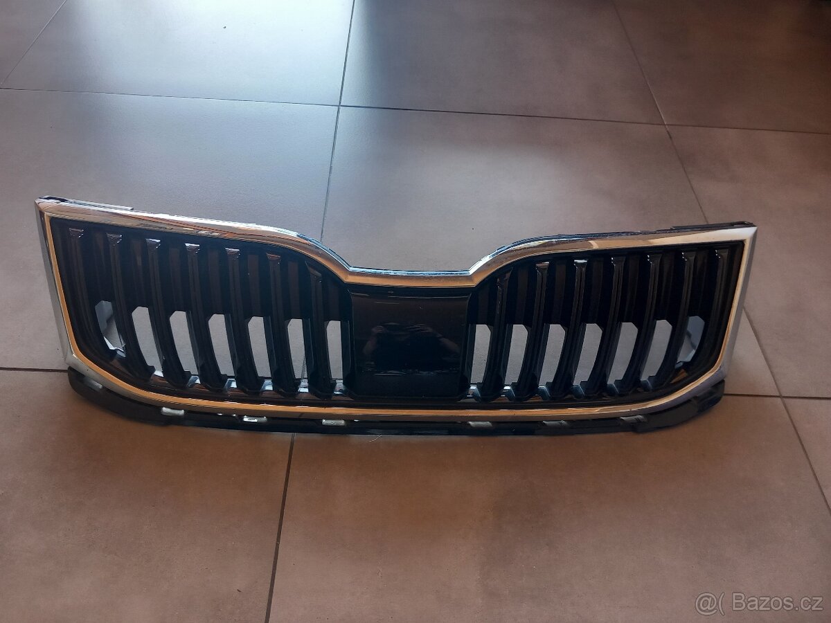 Mřížka nárazníku Škoda OCTAVIA III 2/2017-2020