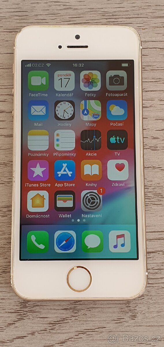 Mobilní telefon Apple iPhone 5S kapacita 64GB