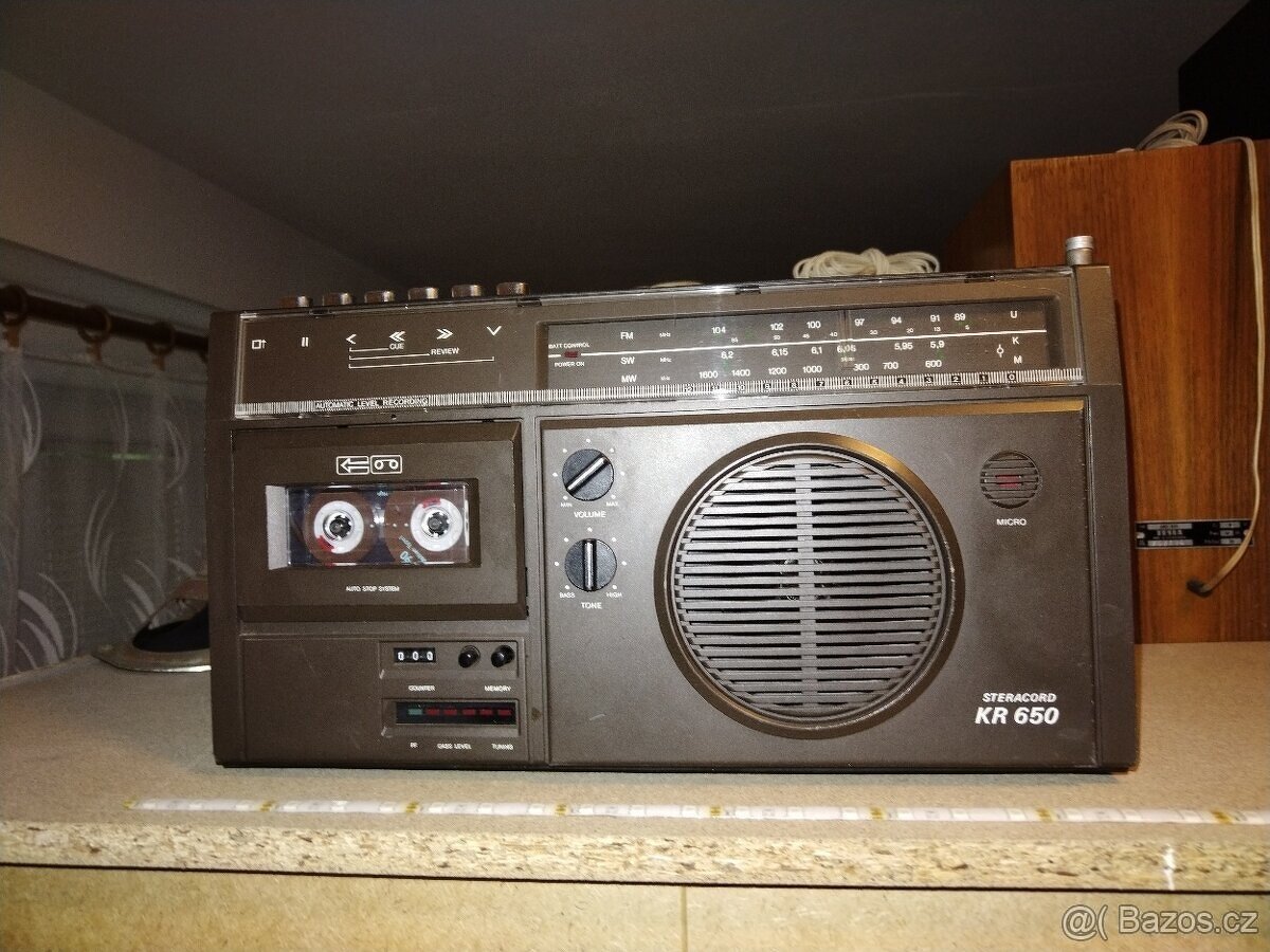 Radiomagnetofon Tesla KM 350 a RFT KR 650