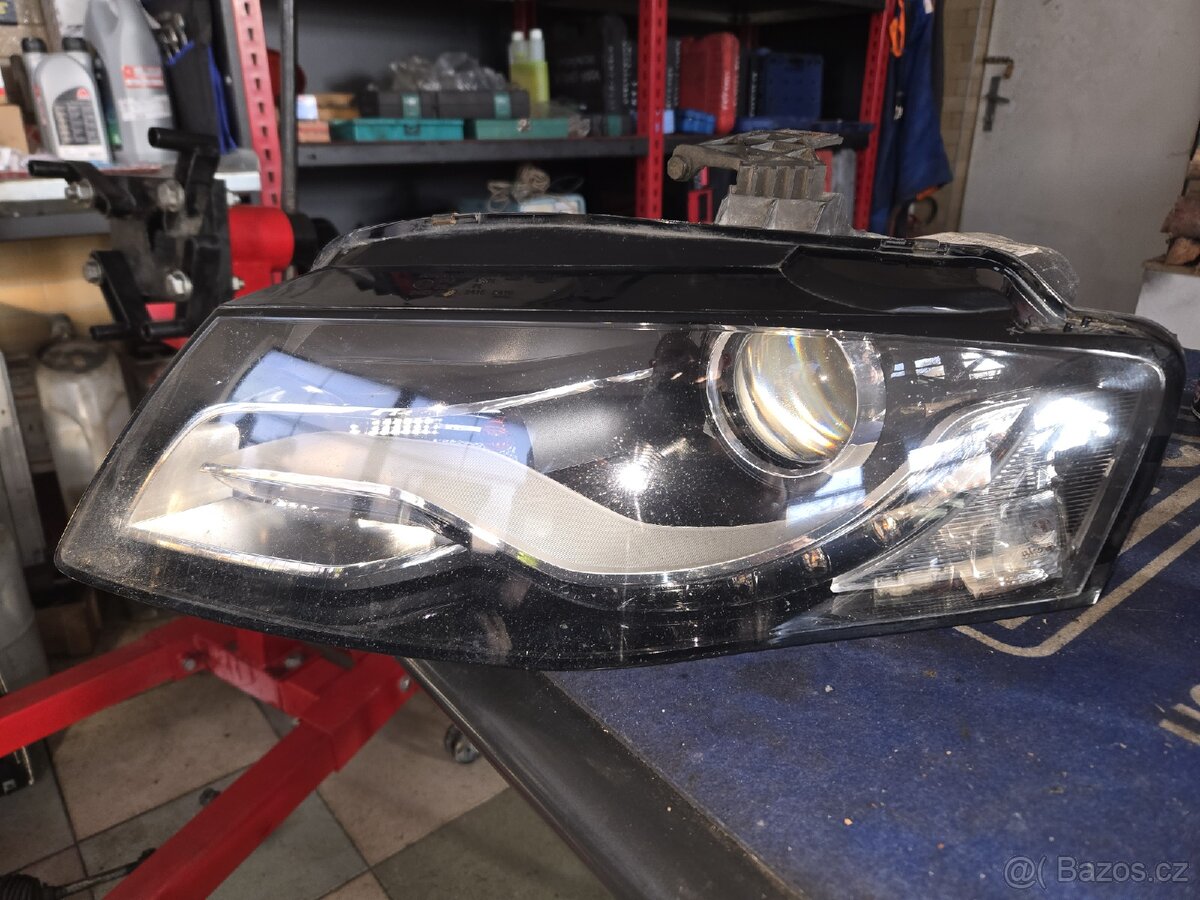 Prodám levý přední světlomet Audi A4 B8