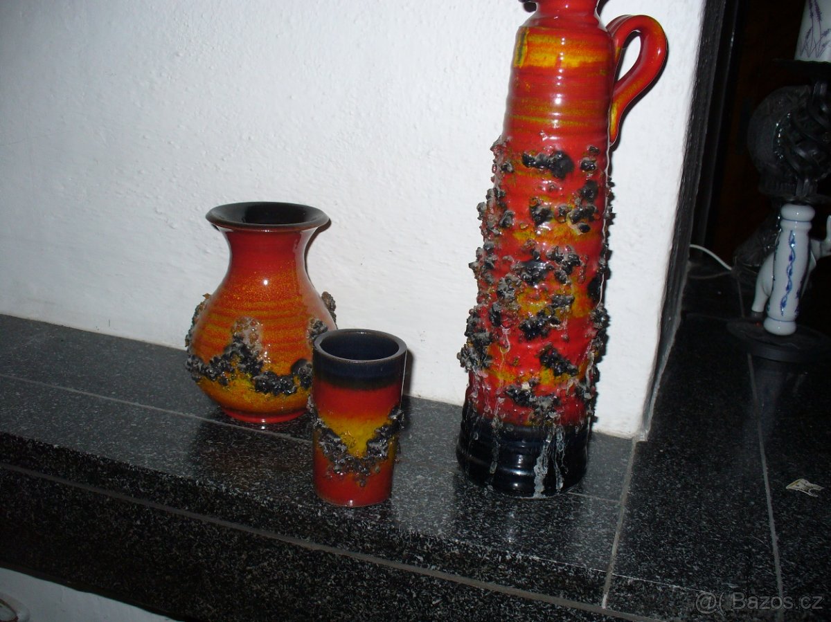 Keramický džbán, vázy.