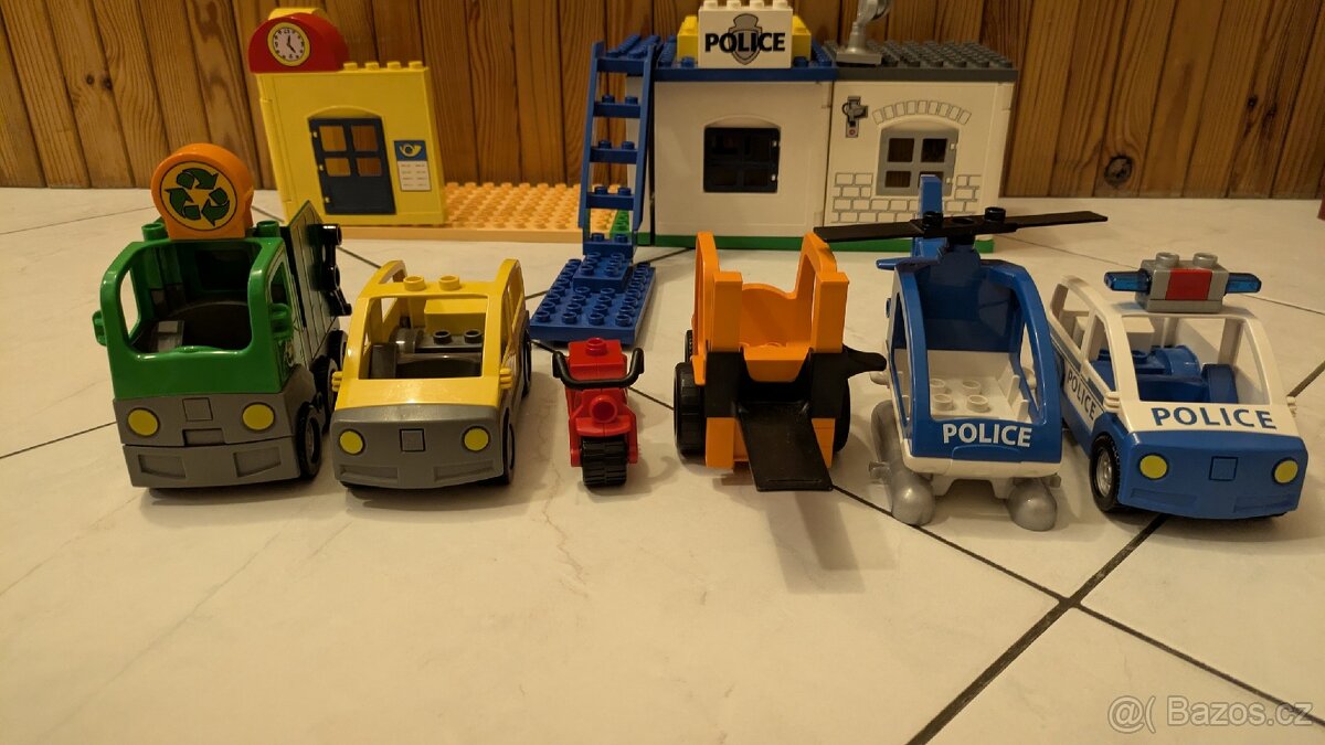 Lego Duplo pošta + policejní stanice a vězení
