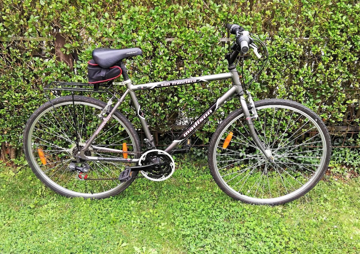 Dámské trekingové kolo