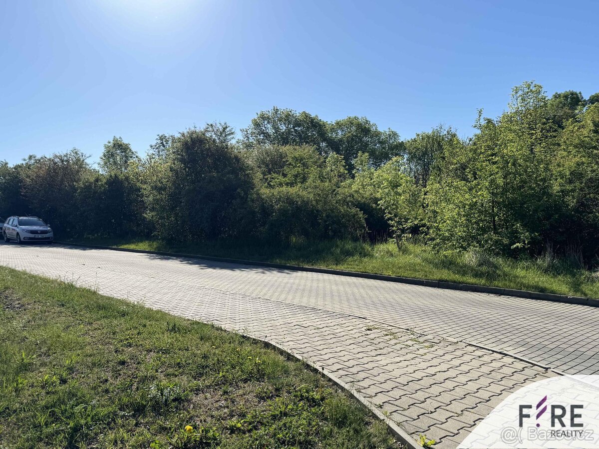 Pozemek 1680 m², Praha, Šeberov