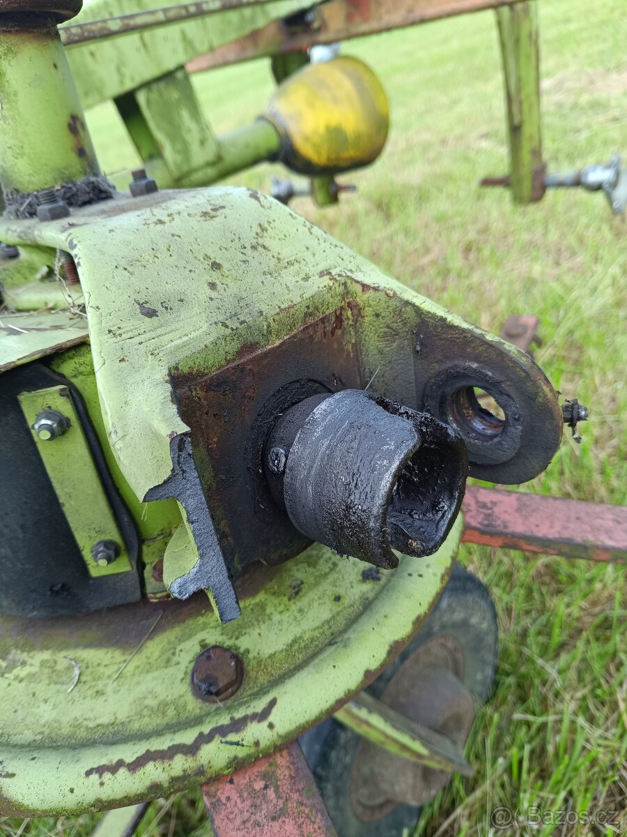 Sháním rameno obraceče sena Claas Was 540 ( 450 )