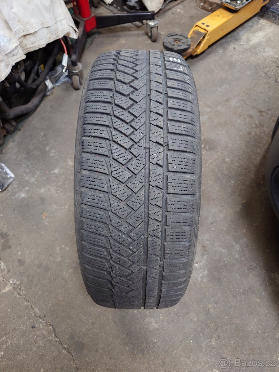 Zimní pneumatika 215/55 R17 98V Continental
