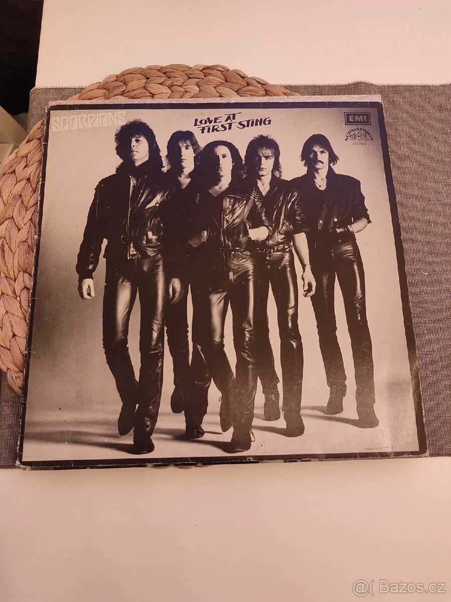 LP Scorpions Love at first sring 1984