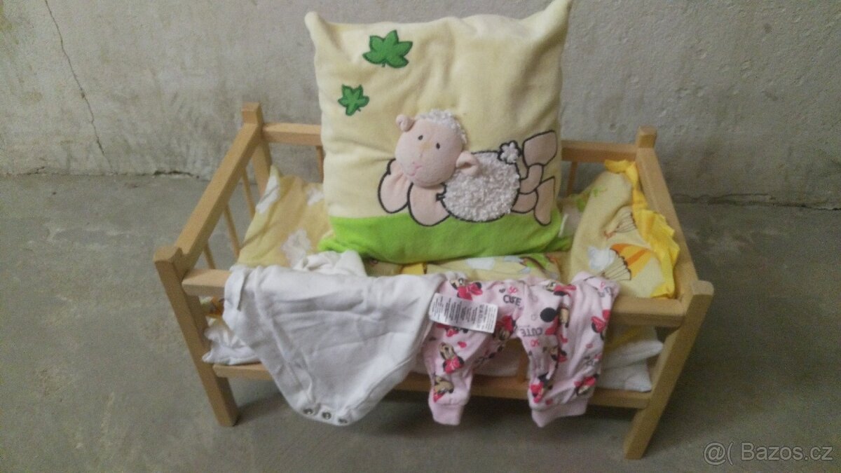 Postýlka pro panenku, RC auticka - dalkove ovladani