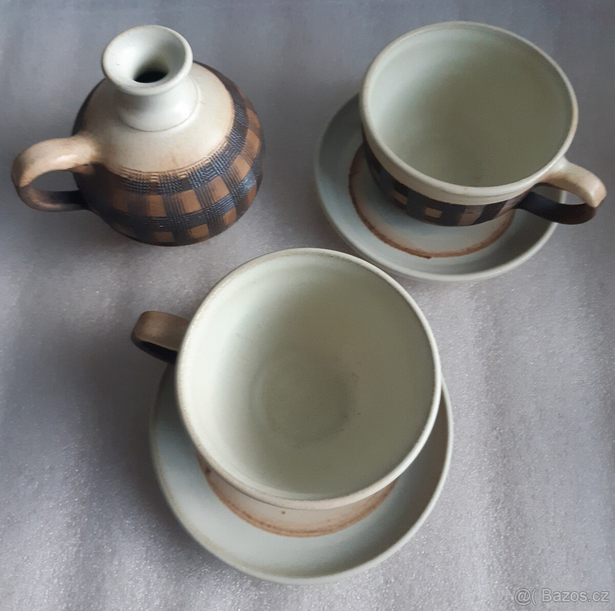 Keramické hrnečky a váza
