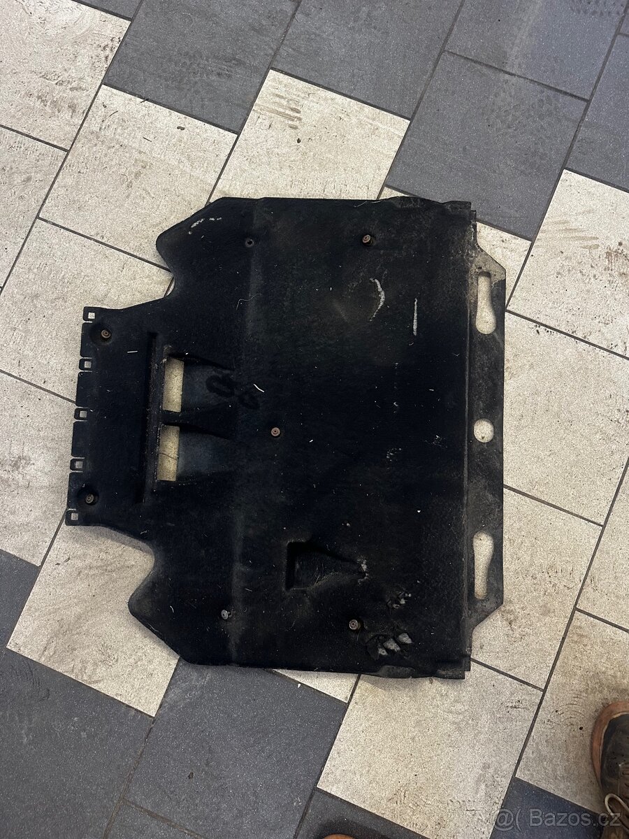 Kryt pod převodovku na Audi A6/A7 4G