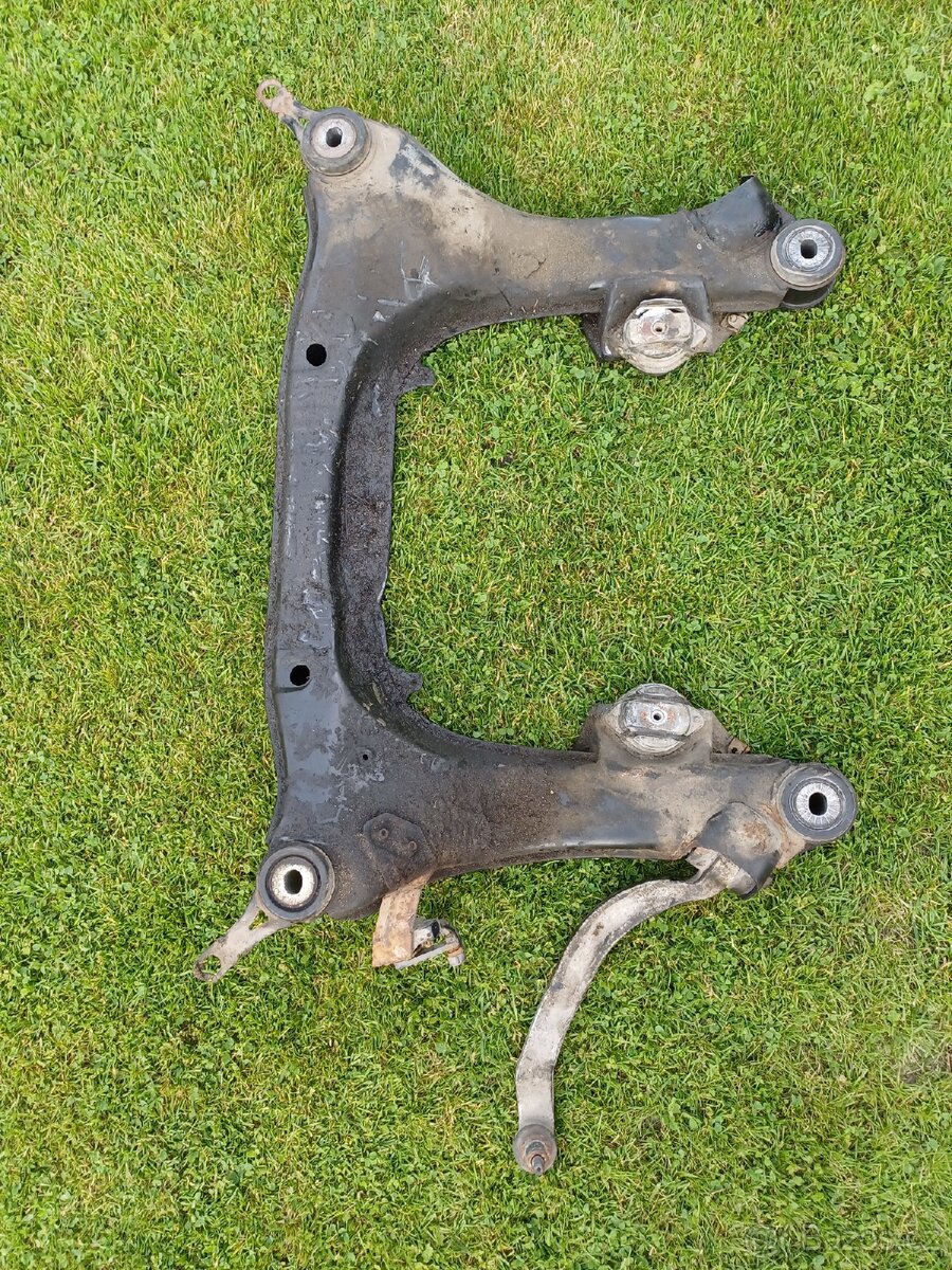 AUDI A4B6 Přední nápravnice