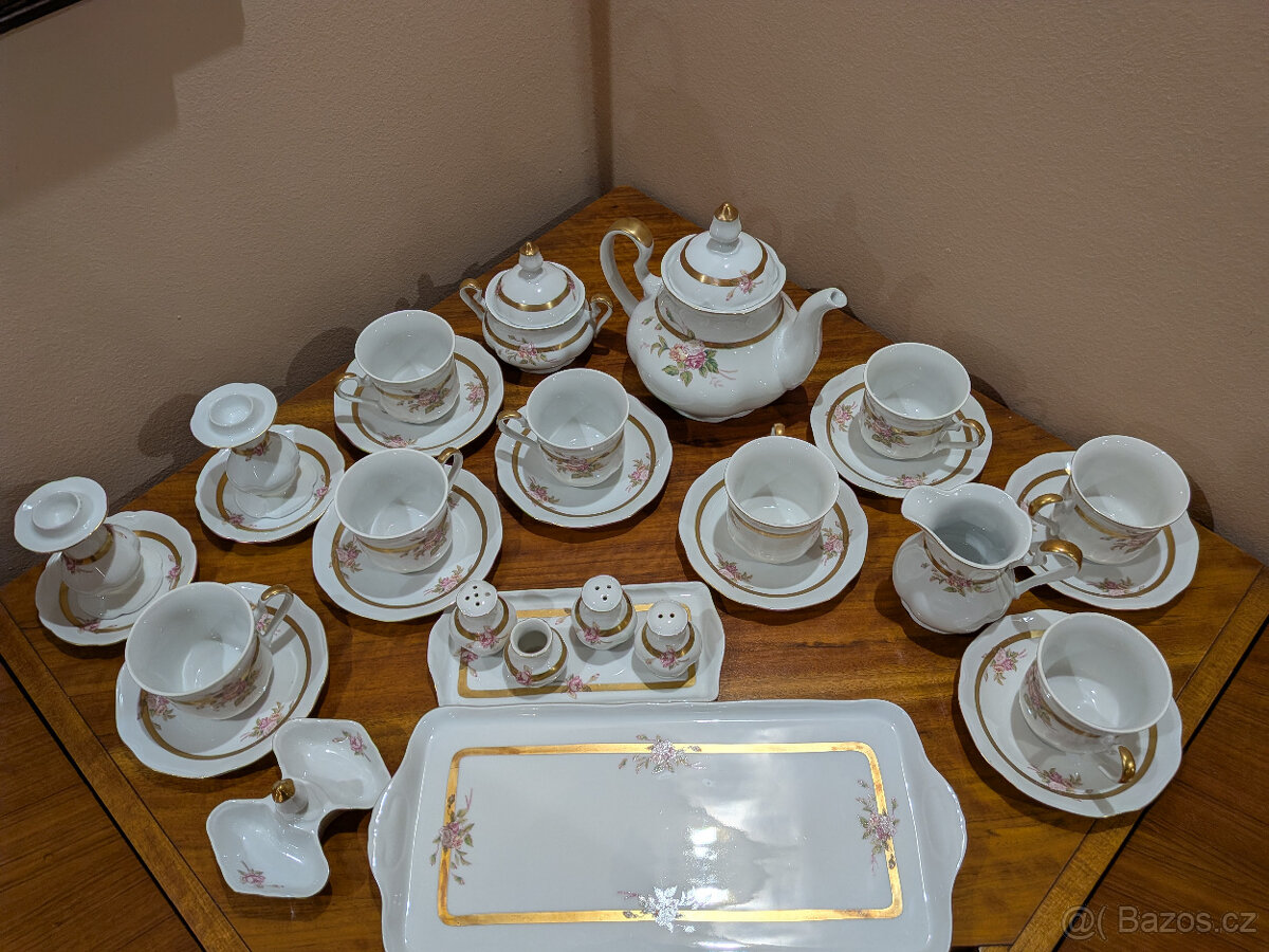 Prodám porcelánový servis SADA 4