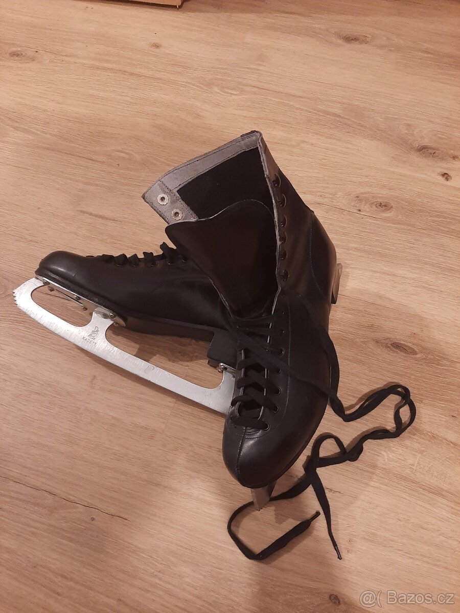 Dámské lední brusle