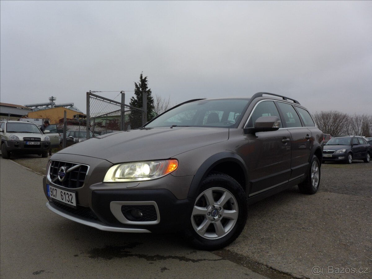 Volvo XC70 2,4 D 4X4, PLNÝ SERVIS, TOP