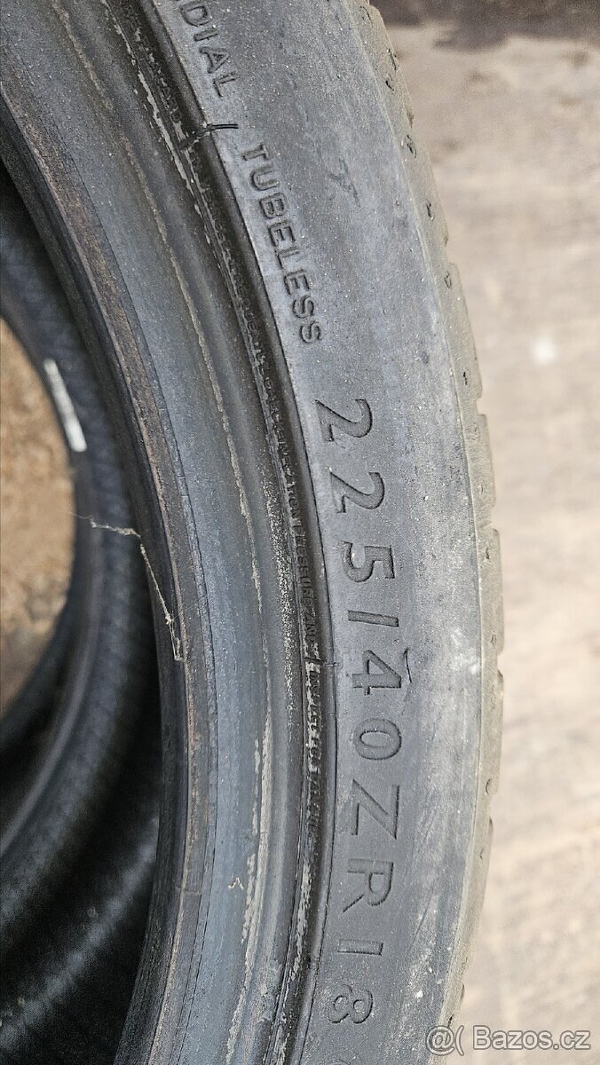 2ks Pneu Dunlop 225/40/R18 letni