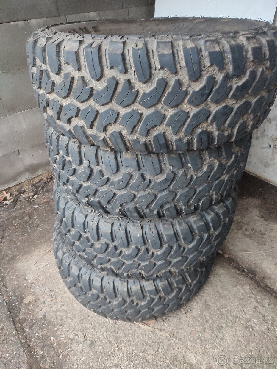Terénní pneu 33x12,5 R15