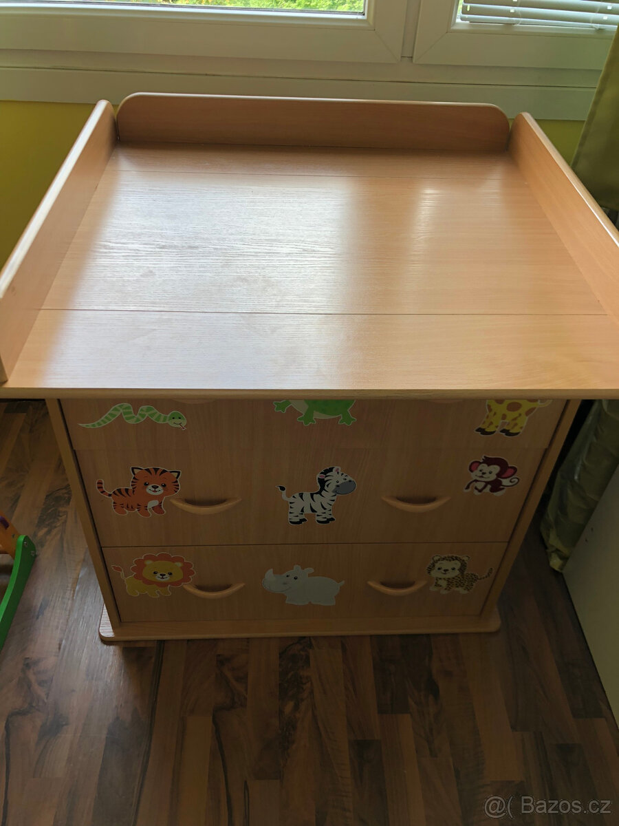 Přebalovací komoda / komoda s nástavcem na přebalování