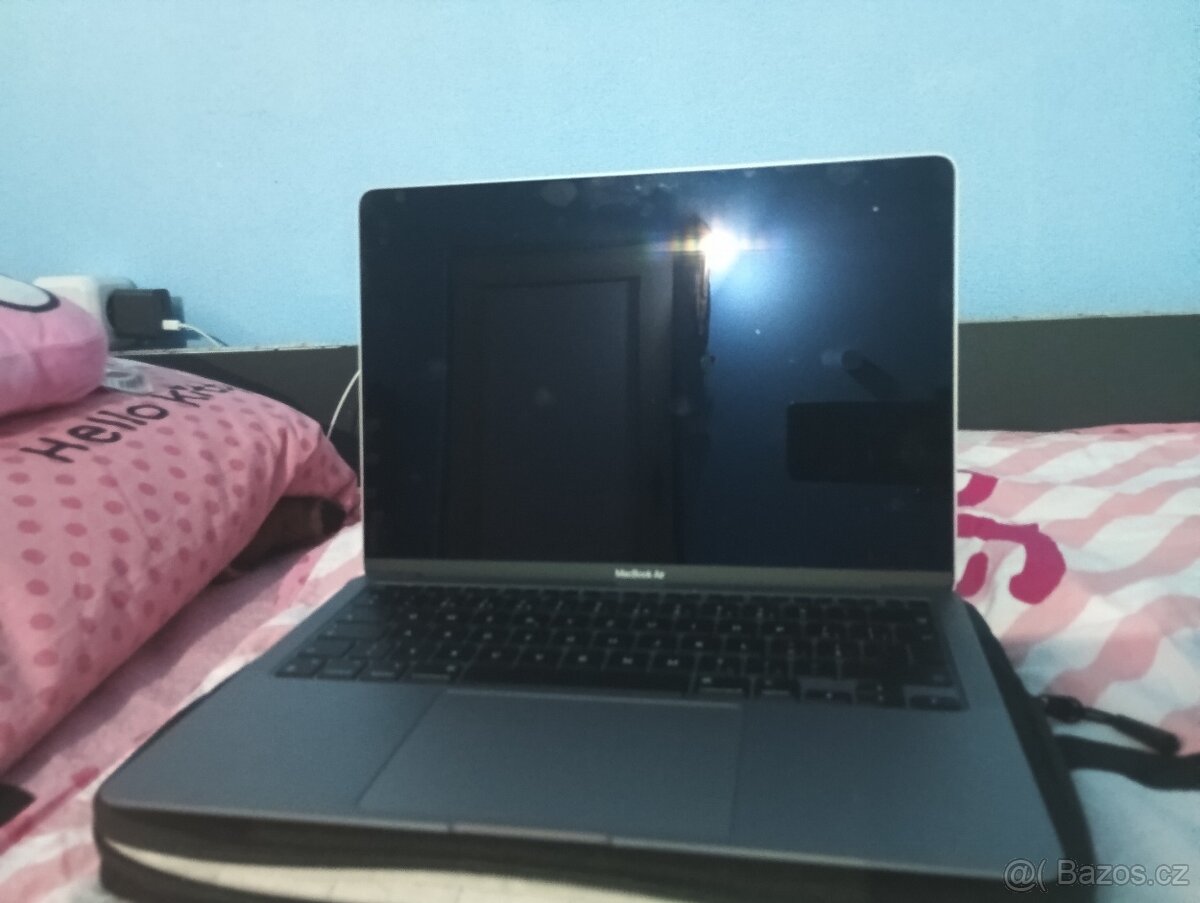 Macbook air 13 m1 cz vesmírně šedý 2020
