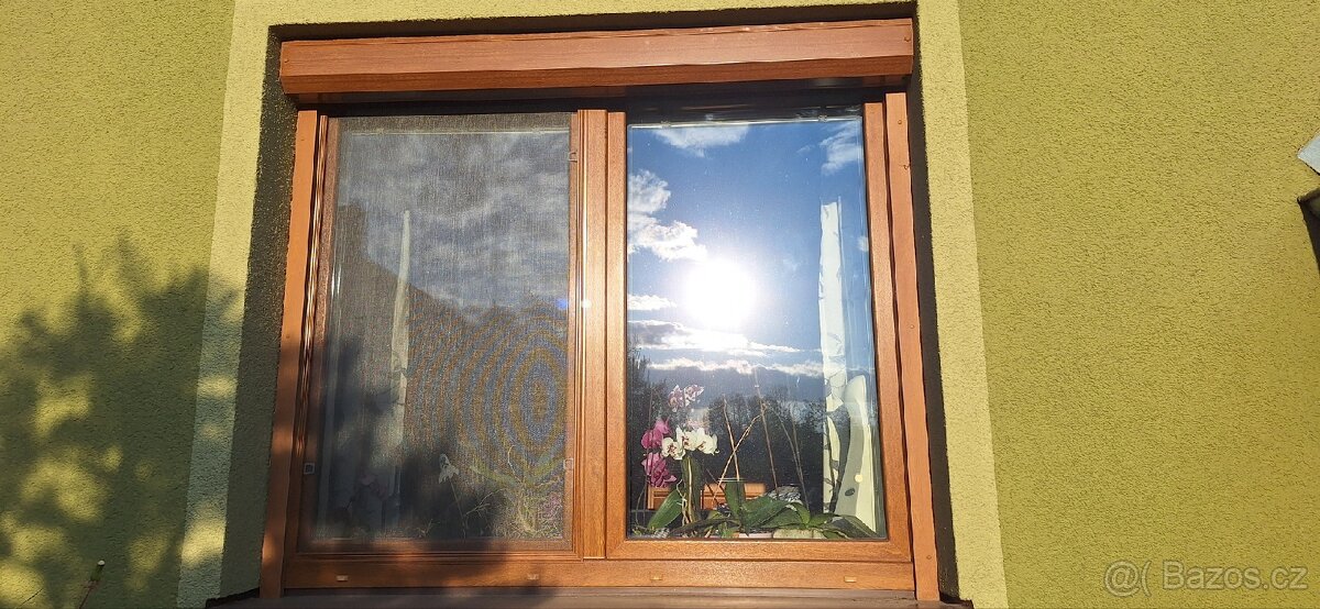 Plastové okno 170x145, roleta, síť