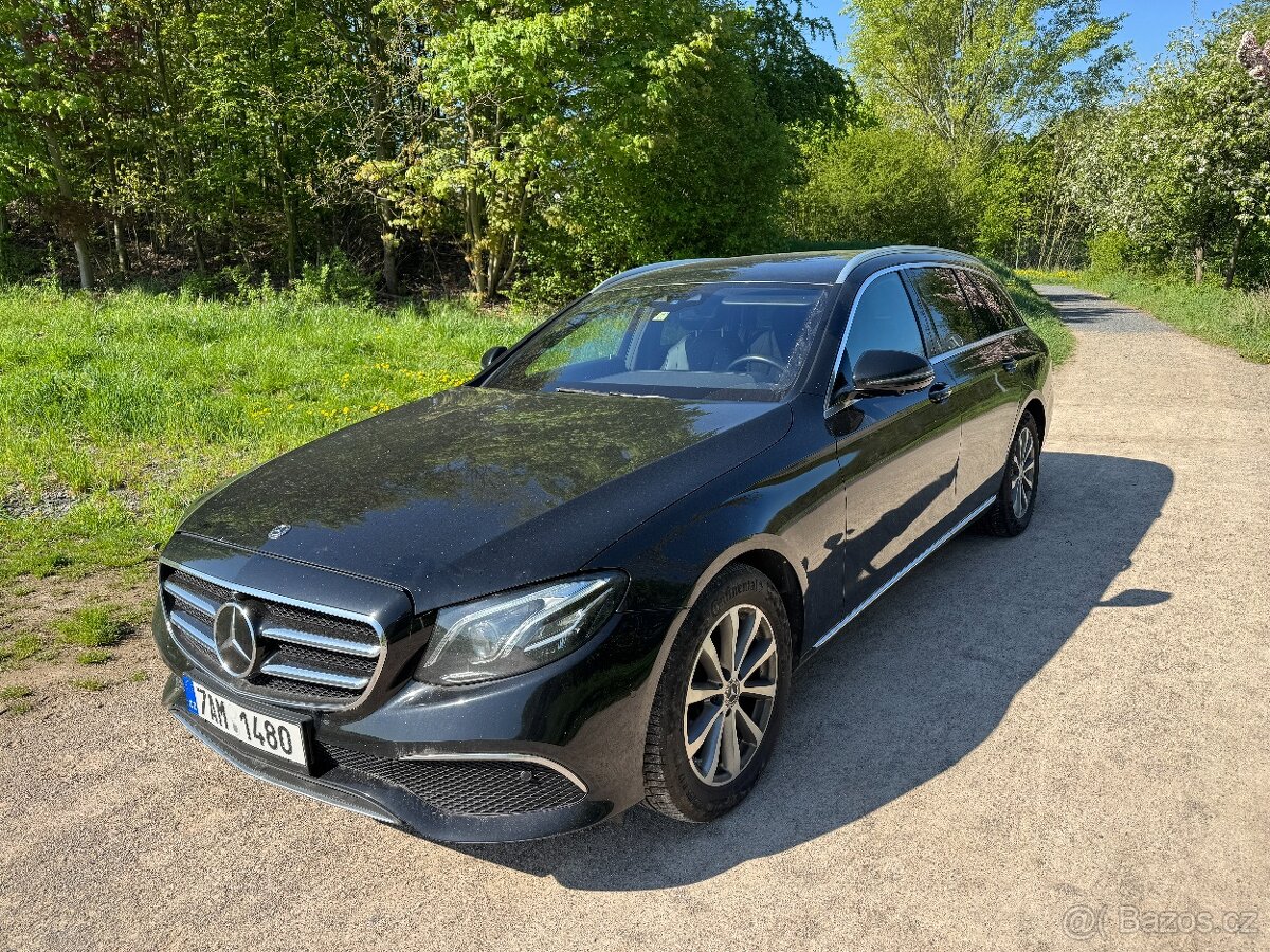 Mercedes Benz E 220 D 4MATIC, 2019, TOP výbava, DPH