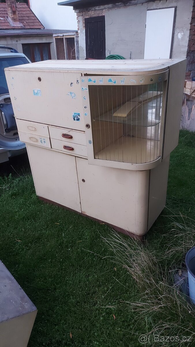 Retro kredenc