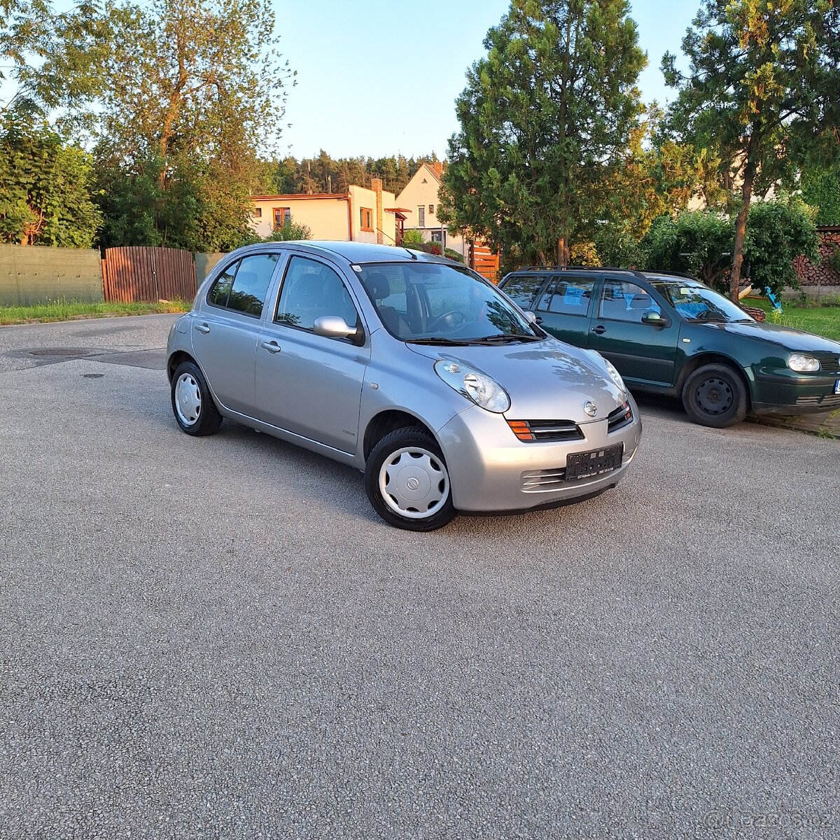 Nissan micra 1,2i. Dovoz Rakousko. Klimatizace.