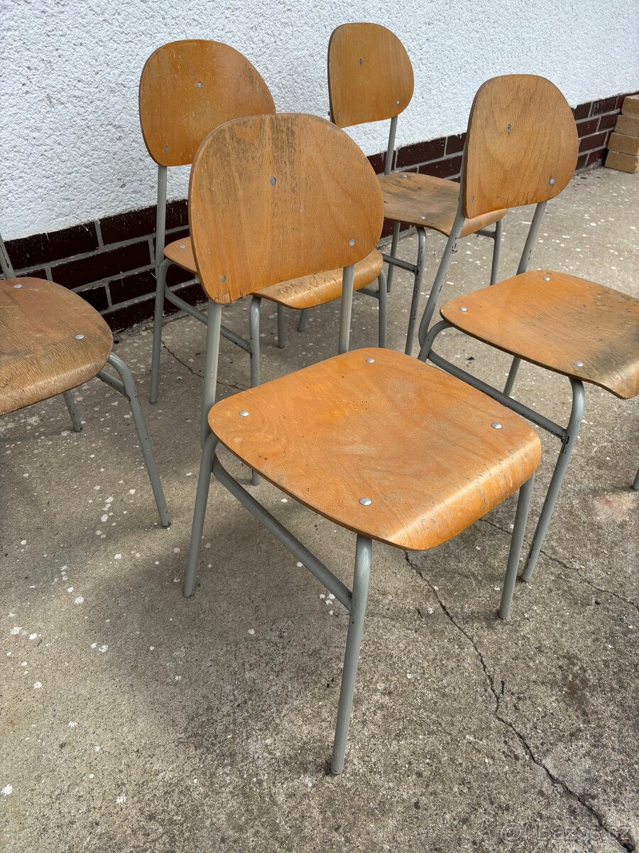 Školní židle