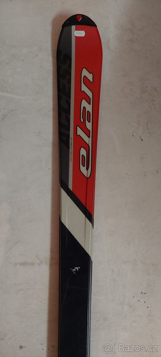 Nové sjezdové lyže Elan 152 cm, včetně vázání Marker