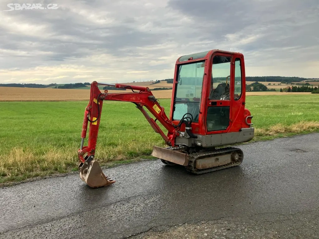 JAPONSKÝ MINIBAGR YANMAR B15 1500KG