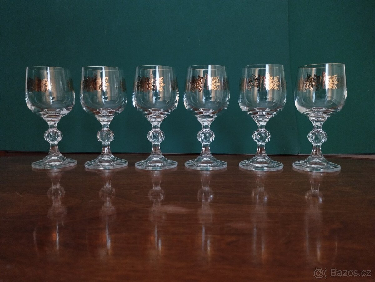 Prodám sadu skleněných číší