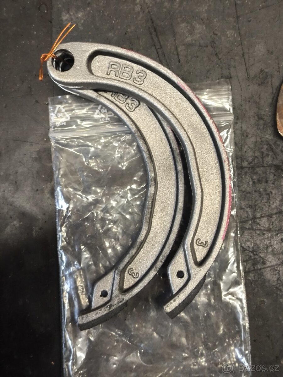 Startovací čelisti Babetta