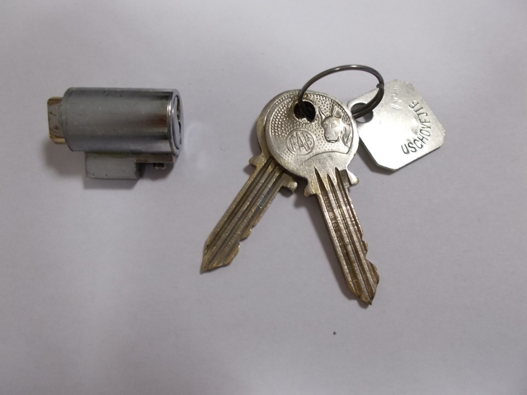 Fab zámek - spínačka jawa panelka