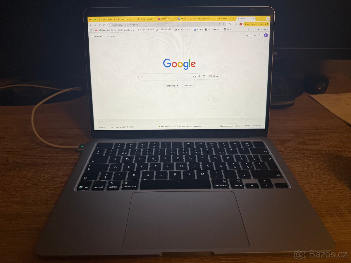 MacBook Air 13.6" (2025) – M4 / 16GB / 256GB – jako nový, f