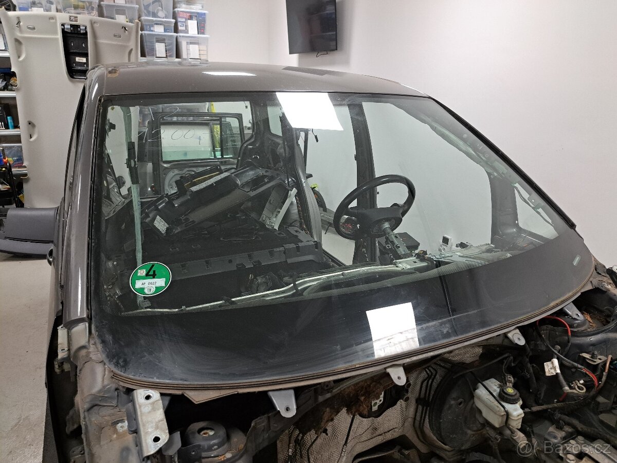 Čelní sklo VW Touran 2003-2010