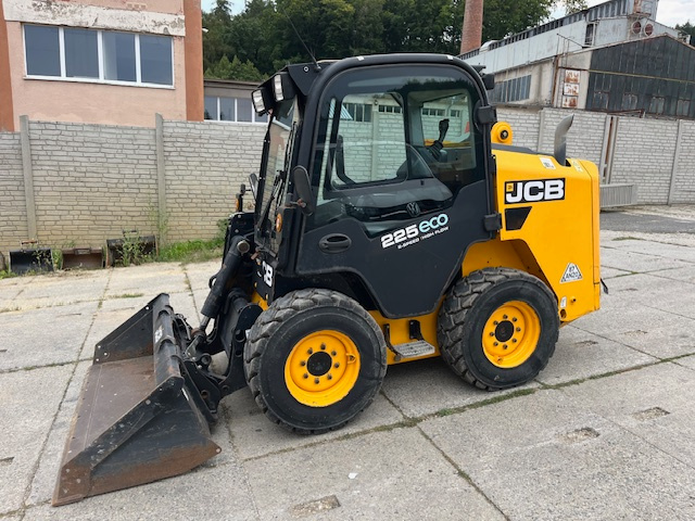 JCB 225 T4 robot