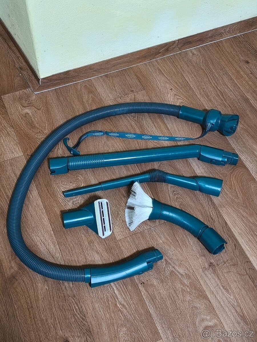 Prodám originál příslušenství k vysavači VORWERK. Set
