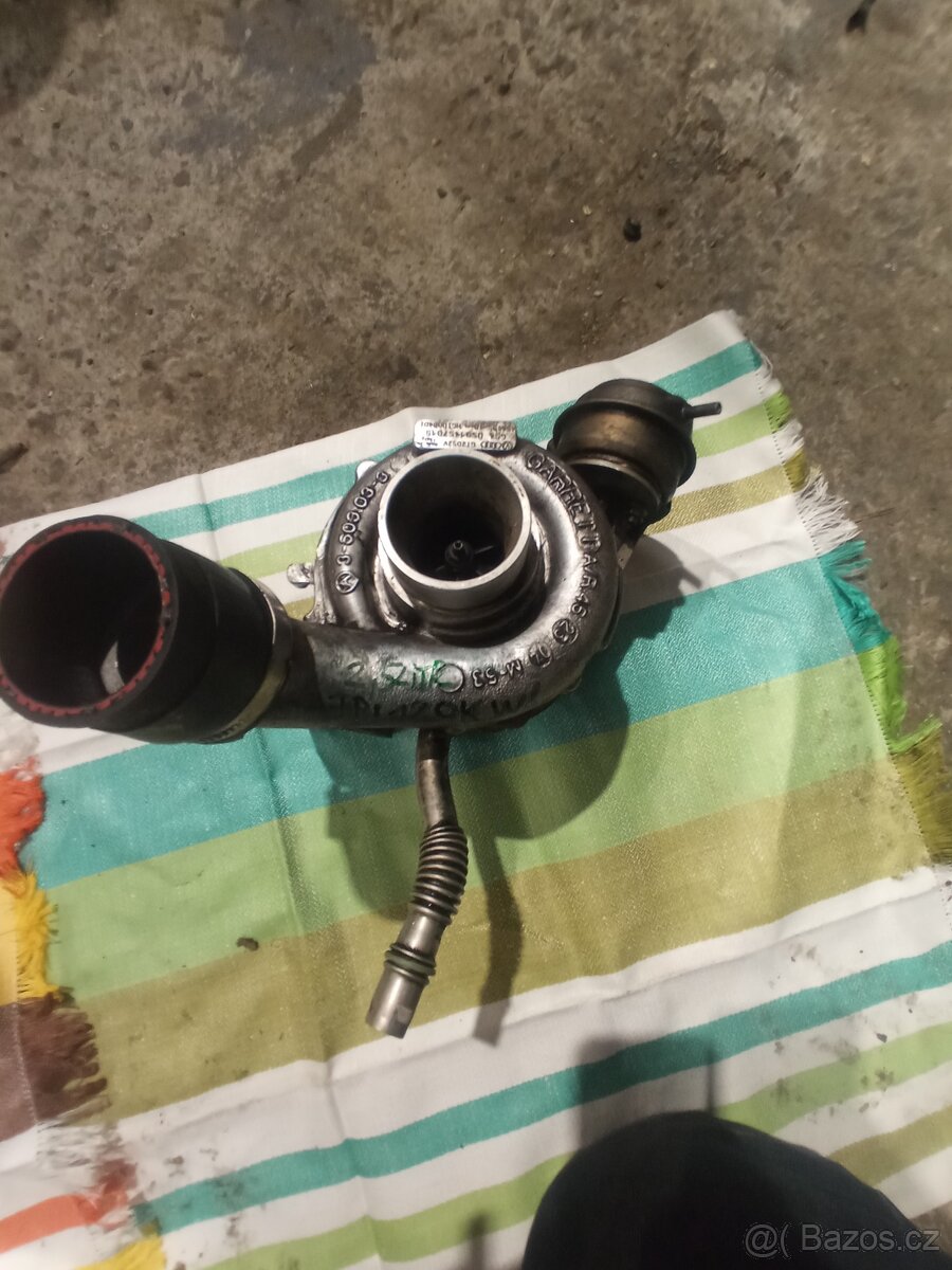 VW Passat 2,5 TDI 120kw díly