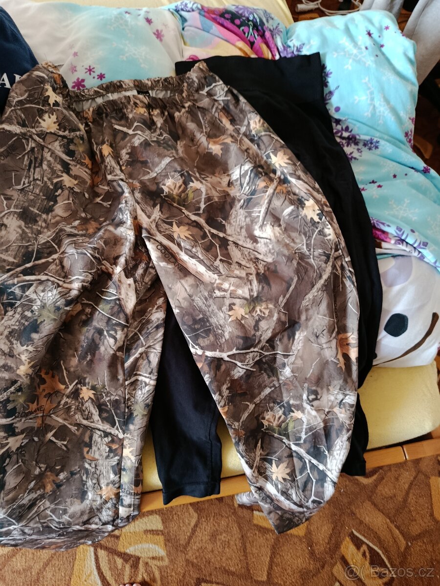 Legíny a volnočasové kalhoty