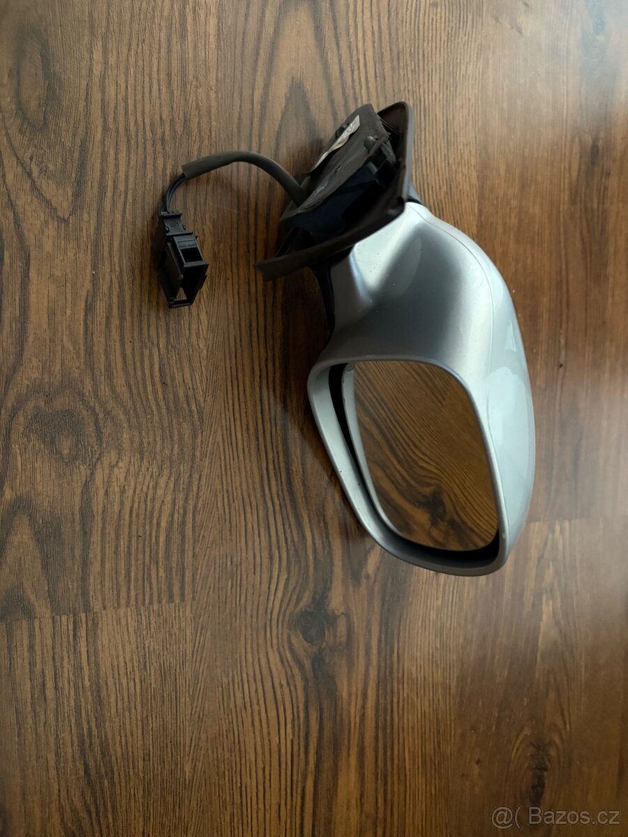 Octavia 1 zrcátko spolujezdce