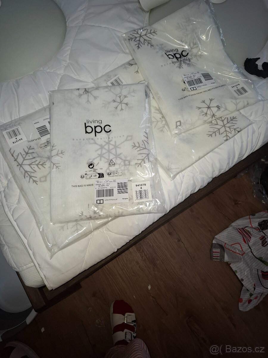 zaclony s hvezdickami